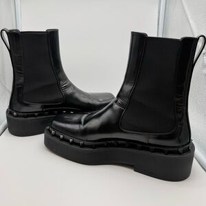 Valentino Garavani Rockstud Black Calfskin Women's Chelsea Boots